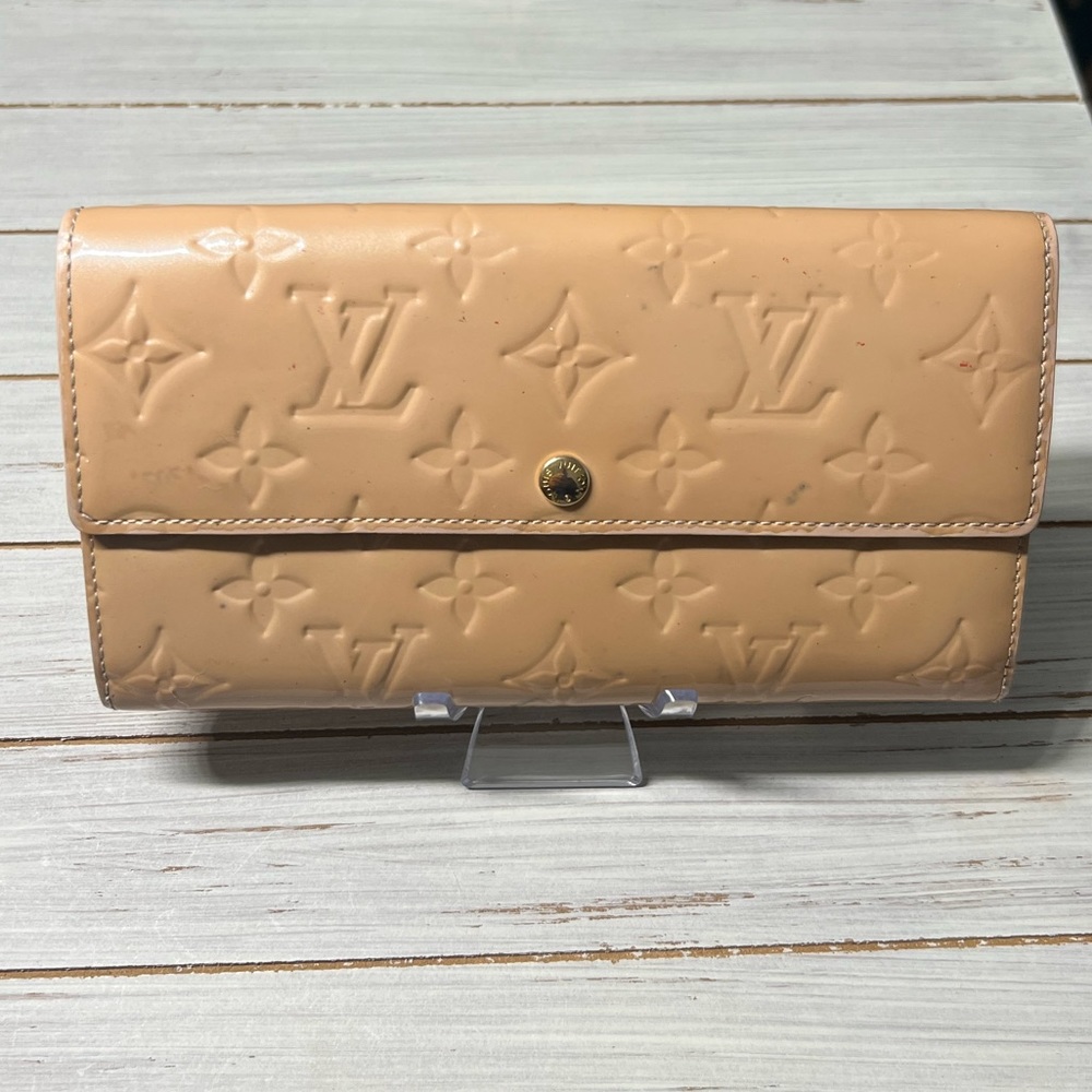 GENUINE LOUIS VUITTON Monogram Vernis Sarah Wallet